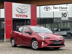 Rood Gebruikt 2016 Toyota Prius Hatchback | € 16.800 (Eerlijke prijs)
