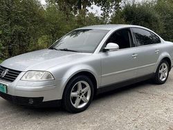 Grijs Gebruikt 2003 VW Passat Sedan | € 2.000 (Eerlijke prijs)