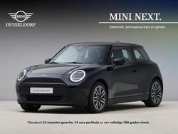 Zwart, metallic lak Gebruikt 2024 Mini Cooper Classic Hatchback | € 26.250 (Eerlijke prijs)