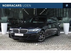 Carbonschwarz Gebruikt 2022 BMW 530e Executive Stationwagen | € 46.950 (Duur)