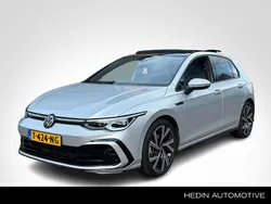 Grijs Gebruikt 2023 VW Golf VIII R-line Hatchback | € 32.900 (Iets duurder)