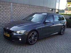 Grijs, metallic lak Gebruikt 2019 BMW 318 M Sport Stationwagen | € 18.650 (Iets duurder)