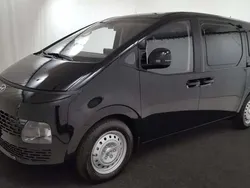 Zwart Nieuw 2024 Hyundai Staria Van | € 41.281