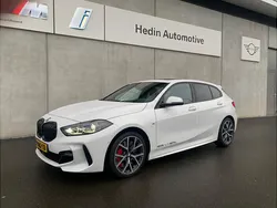 Wit Gebruikt 2024 BMW 118 M Sport Hatchback | € 37.880 (Iets duurder)