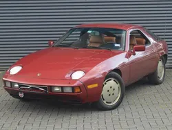Rood Gebruikt 1982 Porsche 928 Coupé | € 19.950