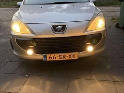 Grijs Gebruikt 2006 Peugeot 307 Stationwagen | € 1.995 (Iets duurder)