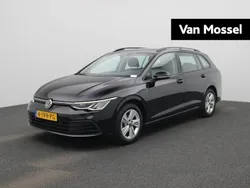 Zwart Gebruikt 2022 VW Golf VIII Life Stationwagen | € 19.400 (Eerlijke prijs)