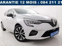 Grijs Gebruikt 2022 Renault Clio V Techno Sedan | € 16.250 (Eerlijke prijs)