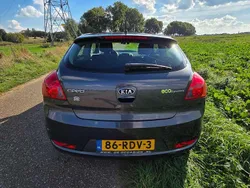 Grijs Gebruikt 2011 Kia Ceed MPV | € 2.750 (Eerlijke prijs)