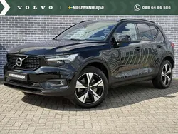 Zwart Gebruikt 2022 Volvo XC40 R-Design SUV | € 36.899 (Eerlijke prijs)