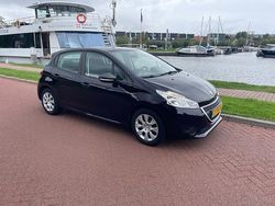 Blauw Gebruikt 2014 Peugeot 208 Access Hatchback | € 4.950 (Goede deal)
