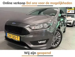 Grijs Gebruikt 2018 Ford Focus ST-Line Hatchback | € 10.450 (Goede deal)