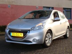 Grijs Gebruikt 2013 Peugeot 208 Envy Hatchback | € 4.499 (Iets duurder)