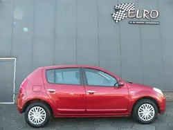 Rood Gebruikt 2008 Dacia Sandero Lauréate Hatchback | € 3.450 (Eerlijke prijs)