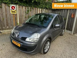 Grijs Gebruikt 2010 Renault Modus Expression MPV | € 5.545 (Iets duurder)