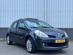 Grijs Gebruikt 2007 Renault Clio II Dynamique Hatchback | € 2.950 (Eerlijke prijs)