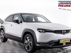 Wit, metallic lak Gebruikt 2023 Mazda MX30 Ad'Vantage SUV | € 17.900 (Goede deal)
