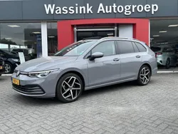 Grijs Gebruikt 2021 VW Golf VIII Life Stationwagen | € 24.895 (Iets duurder)