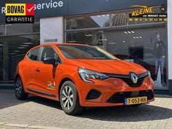 Oranje Gebruikt 2023 Renault Clio V Equilibre Hatchback | € 17.950 (Eerlijke prijs)