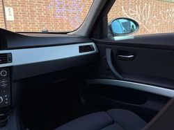 Zwart Gebruikt 2008 BMW 318 Sedan | € 5.000 (Eerlijke prijs)