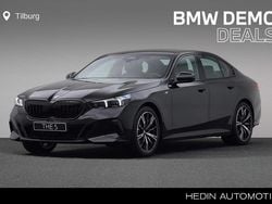 Zwart Gebruikt 2025 BMW 520 M Sport Sedan | € 62.880 (Eerlijke prijs)