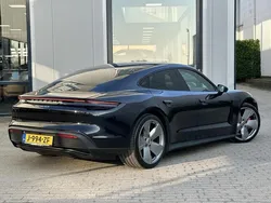 Zwart Gebruikt 2020 Porsche Taycan 4S Performance Package Sedan | € 49.950 (Eerlijke prijs)