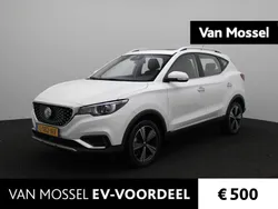 Wit Gebruikt 2021 MG ZS Luxury Sedan | € 17.495 (Eerlijke prijs)