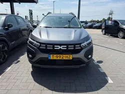 Grijs Gebruikt 2023 Dacia Jogger Expression MPV | € 17.945 (Iets duurder)