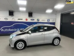 Grijs Gebruikt 2019 Toyota Aygo X-play Hatchback | € 9.999 (Goede deal)