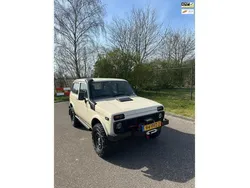 Beige Gebruikt 2003 Lada niva SUV | € 8.950