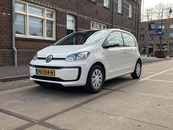 Wit Gebruikt 2017 VW up! Hatchback | € 8.500 (Eerlijke prijs)