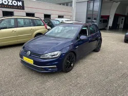 Blauw Gebruikt 2018 VW Golf VII Highline Hatchback | € 21.495 (Eerlijke prijs)