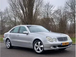 Grijs Gebruikt 2004 Mercedes E240 Elegance Sedan | € 7.950 (Eerlijke prijs)