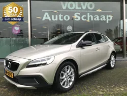 Bruin, metallic lak Gebruikt 2017 Volvo V40 CC Stationwagen | € 13.250 (Eerlijke prijs)