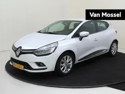 Wit Gebruikt 2018 Renault Clio IV Intens Hatchback | € 11.935 (Eerlijke prijs)
