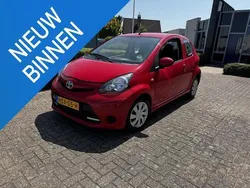 Rood Gebruikt 2014 Toyota Aygo Hatchback | € 3.950 (Goede deal)