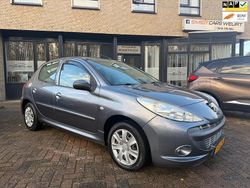 Grijs (metallic) Gebruikt 2010 Peugeot 206 Hatchback | € 2.750