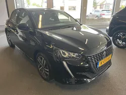 Zwart Gebruikt 2020 Peugeot 208 Allure Hatchback | € 13.950 (Eerlijke prijs)