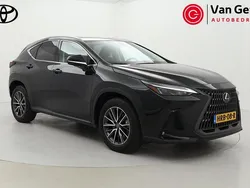 Zwart Gebruikt 2023 Lexus NX450h+ Luxury Line SUV | € 58.499 (Iets duurder)