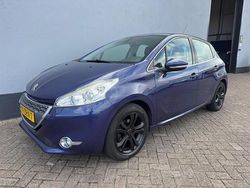Blauw Gebruikt 2013 Peugeot 208 Allure Hatchback | € 5.450 (Goede deal)
