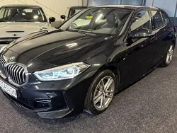 Zwart Gebruikt 2022 BMW 120 M Sport Hatchback | € 28.950 (Goede deal)