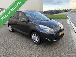 Zwart Gebruikt 2010 Renault Scénic III Expression MPV | € 2.150 (Eerlijke prijs)