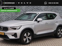 Grijs Gebruikt 2023 Volvo XC40 Core SUV | € 35.399 (Eerlijke prijs)