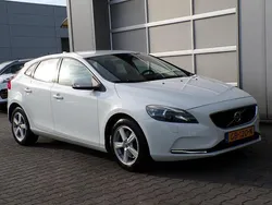 Wit Gebruikt 2014 Volvo V40 Summum Stationwagen | € 10.950 (Eerlijke prijs)