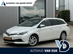 Wit Gebruikt 2017 Toyota Auris Touring Sports Stationwagen | € 16.950 (Eerlijke prijs)