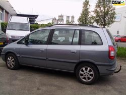 Grijs, metallic lak Gebruikt 2003 Opel Zafira Elegance MPV | € 1.499 (Eerlijke prijs)