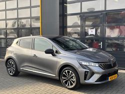 Grijs Gebruikt 2025 Renault Clio V Techno Hatchback | € 25.900 (Iets duurder)