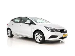 Silver metallic (zilver metallic) Gebruikt 2018 Opel Astra Comfort Hatchback | € 7.445 (Goede deal)