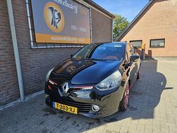 Zwart Gebruikt 2013 Renault Clio IV Authentique Hatchback | € 5.995 (Eerlijke prijs)