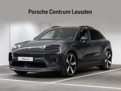 Grijs, metallic lak Gebruikt 2024 Porsche Macan SUV | € 107.900 (Eerlijke prijs)